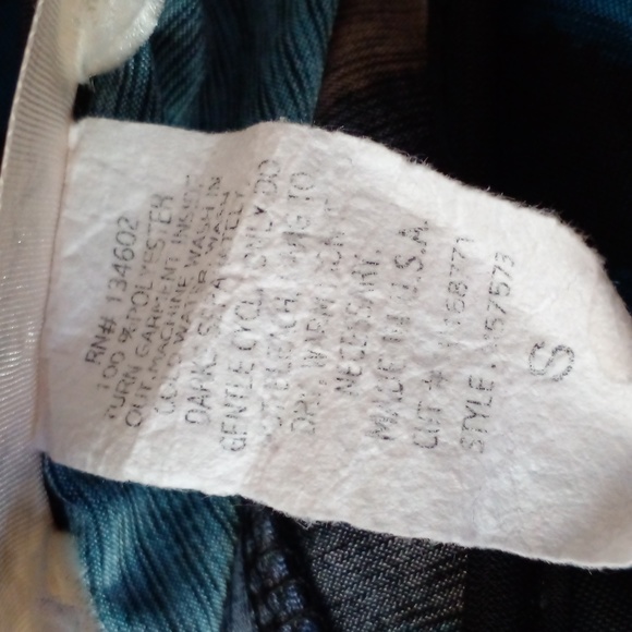 SALE$6🛎! Lavish: Blouse - Picture 5 of 5